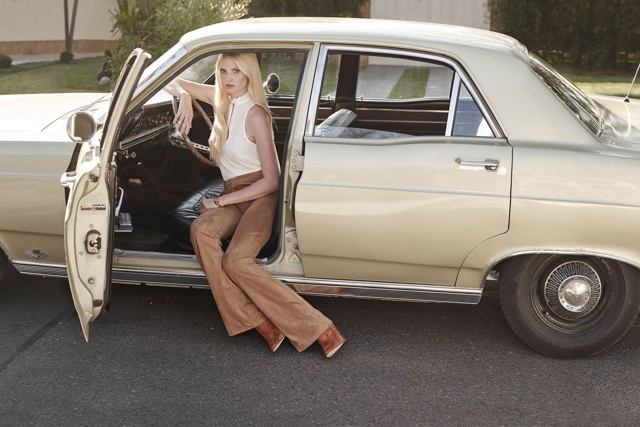 H&M вернула Лару Стоун в далекие 70-е